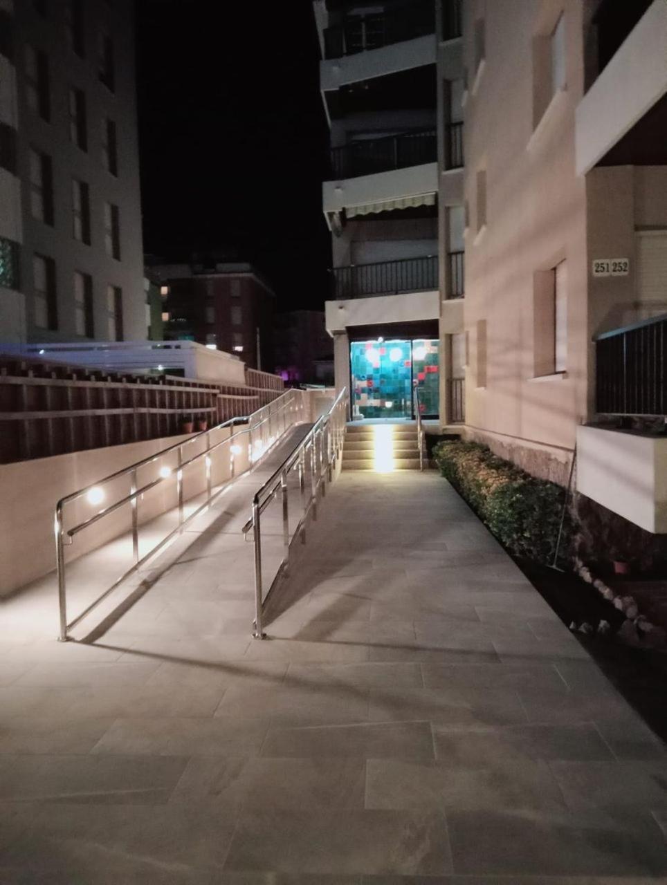 Apartamento Primera Linea De Playa Port-Segur Segur de Calafell Eksteriør bilde